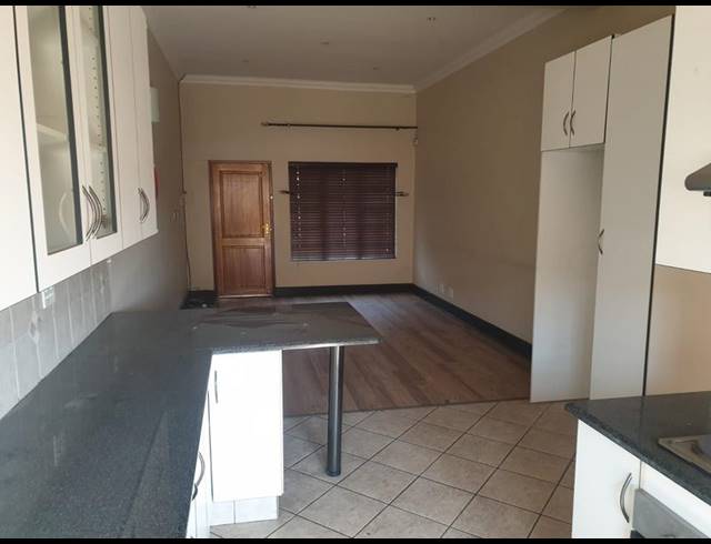 2 BEDROOM TOWNHOUSE FOR SALE IN COMET